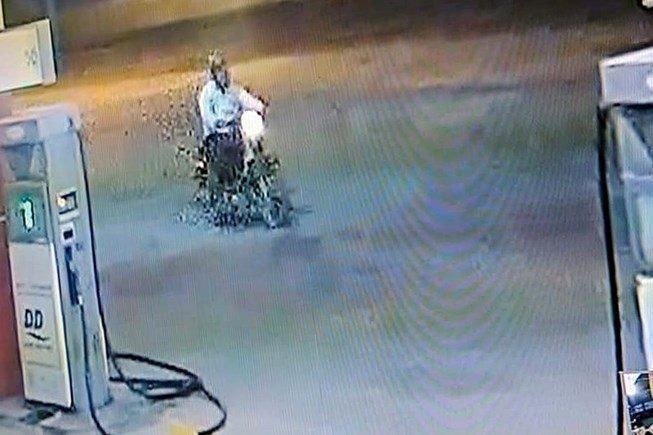 Nhan vien cay xang bi giet sang 30 Tet: Loi khan cau cua nguoi cha-Hinh-2