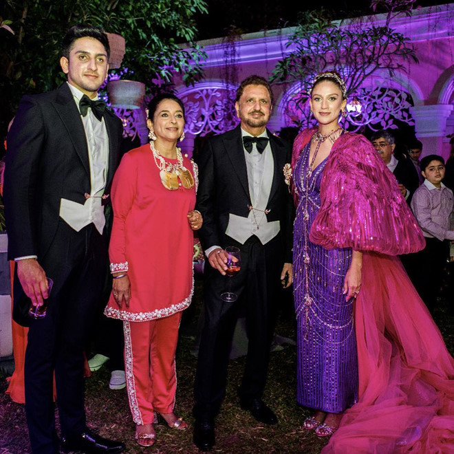 Đám cưới xa xỉ của con trai tỷ phú Nitin Sha cho thấy mức độ chịu chi và độ giàu có của gia chủ. Tại sự kiện này, Lý Nhã Kỳ cũng là một trong những khách mời VIP.