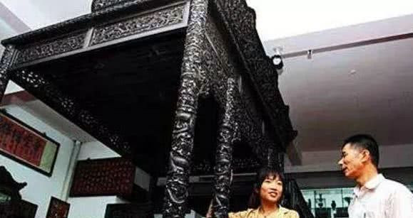 Nguoi dan ong so huu “Trung hoa de nhat sang” gay chan dong