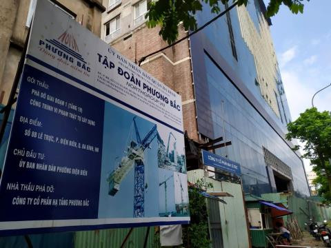 Sau 4 năm phát hiện ra sai phạm, tòa nhà 8B Lê Trực được cắt tầng 19. Tuy nhiên, phải cắt thêm tầng 17 - 18 và giật cấp mới được chấp nhận giống như trong thiết kế và quy chuẩn độ cao. Mặc dù vậy, nhiều năm nay không thấy việc phá dỡ được tiếp tục.