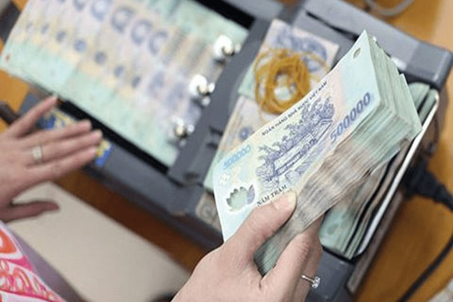 Thu nhap sep lon Nha may in tien Quoc gia vua bao lo 11 ty nhu the nao?