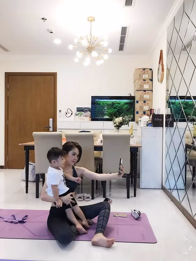 Trong nhà, nữ diễn viên còn bố trí một góc để tập luyện giữ gìn vóc dáng. Ảnh: Giadinhnet.