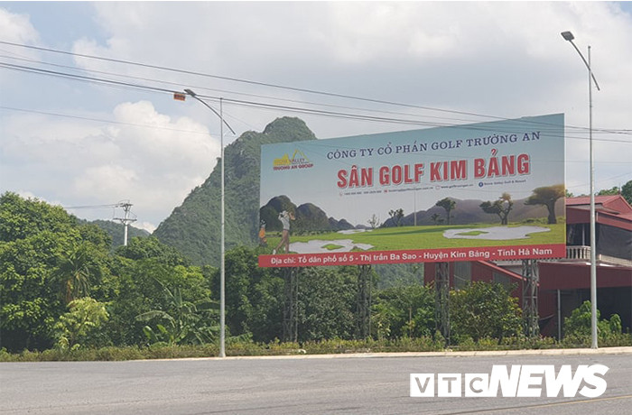 Đến ngày 16/4/2019, Thanh tra Bộ Xây dựng đã ban hành quyết định xử phạt hành vi vi phạm hành chính đối với Công ty cổ phần Golf Trường An số tiền 50 triệu đồng do xây dựng không phép. Ảnh: VTC.
