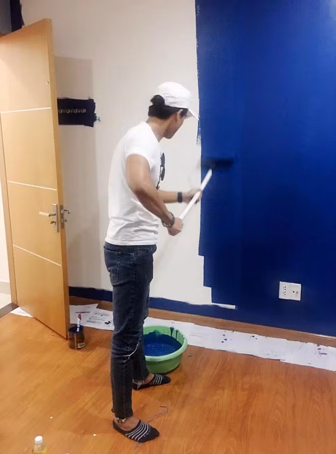 Nam diễn viên trẻ cho biết căn hộ mua được là thành quả sau thời gian cố gắng trong nghệ thuật. Ảnh: Thegioitre.