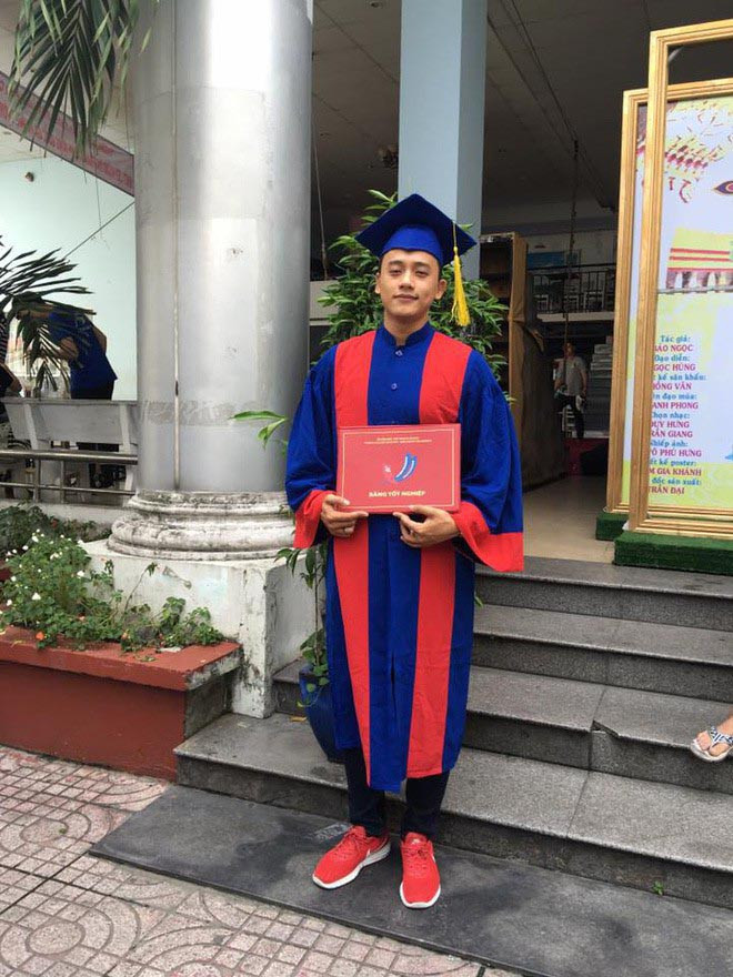 Tốt nghiệp đại học loại giỏi cùng với ngoại hình nổi bật, ngay khi ra trường, Mai Tài Phến nhanh chóng có cơ hội được thử sức với công việc diễn xuất chuyên nghiệp. Ảnh: Thegioitre.