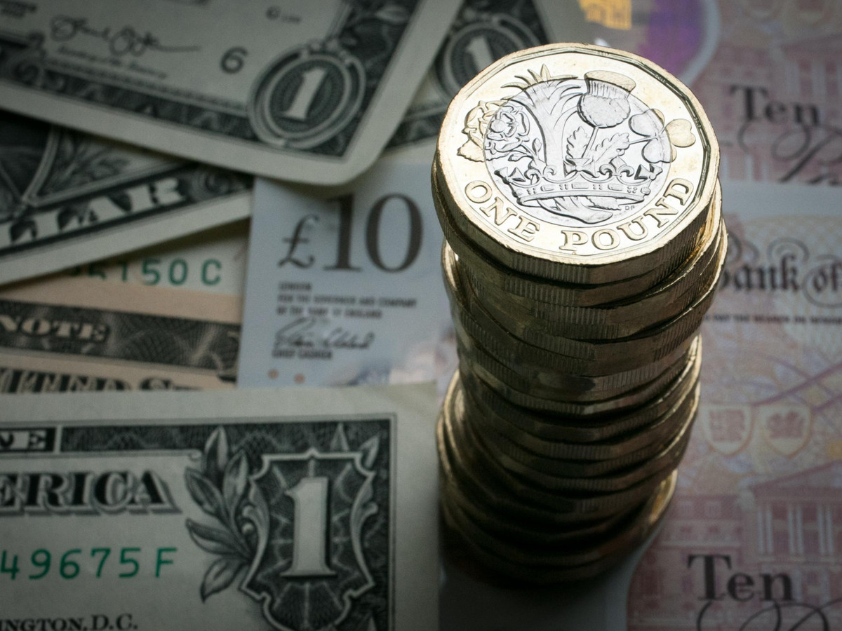 Nhiều người thường nghĩ nhà mình không có người lạ nên tiện đâu để đấy. Về phong thủy, đây là thói quen rất xấu, ảnh hưởng rất nghiêm trọng. Muốn để tài vận tốt thì tiền phải để tập trung một chỗ mới tụ tài khí.