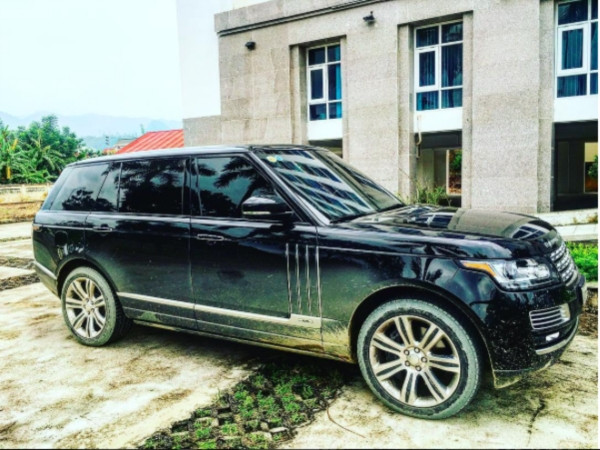 Ngoài đồng hồ hàng hiệu, Bảo Hưng còn sở hữu xe hơi Range Rover Sport có giá khoảng hơn 4 tỷ đồng. Ảnh: Tiin.