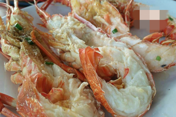 Thịt tôm săn dai, chắc thịt và ngọt. Ảnh: Daohaisan.