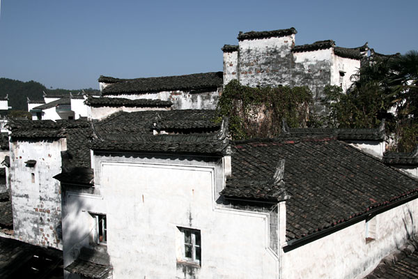 Điều đặc biệt là trong làng không có bất cứ cửa hàng, nhà hàng hay khách sạn nào. (Ảnh: Blogspot)