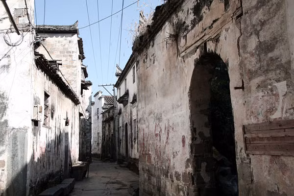 Mỗi ngã rẽ dường như tiết lộ một bức tranh tuyệt đẹp. Tất cả vẫn còn nguyên vẻ đẹp cổ xưa. (Ảnh: Blogspot)