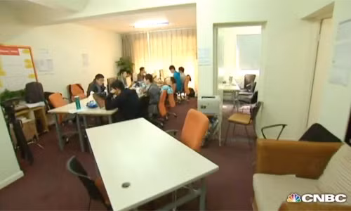 Căn hộ 6 phòng có thiết kế đơn giản. Đó là nơi ông và các đồng nghiệp đã nảy ra ý tưởng sáng lập công ty thương mại điện tử Alibaba. Ảnh: CNBC.