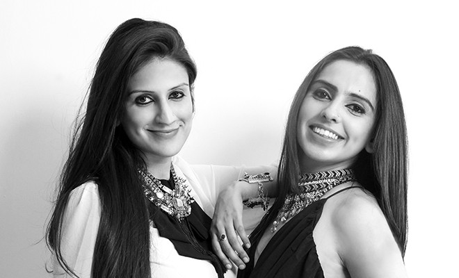 Kaabia Grewal được biết đến là đồng sáng lập và sở hữu hãng trang sức xa xỉ She Outhouse cùng em gái là Sasha Grewal. Ảnh: Hauterfly.