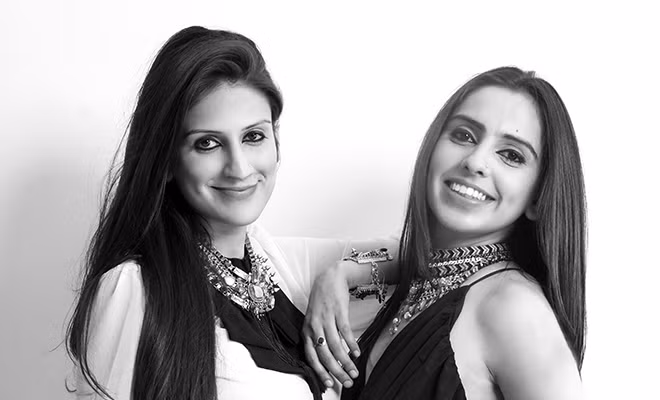 Kaabia Grewal được biết đến là đồng sáng lập và sở hữu hãng trang sức xa xỉ She Outhouse cùng em gái là Sasha Grewal. Ảnh: Hauterfly.