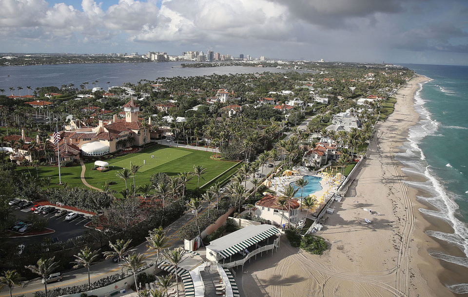 Được xây dựng vào đầu thế kỷ 20, khu nghỉ dưỡng xa hoa của Tổng thống Donald Trump có tổng diện tích 20 ha với một bãi biển xanh cát trắng trải dài.