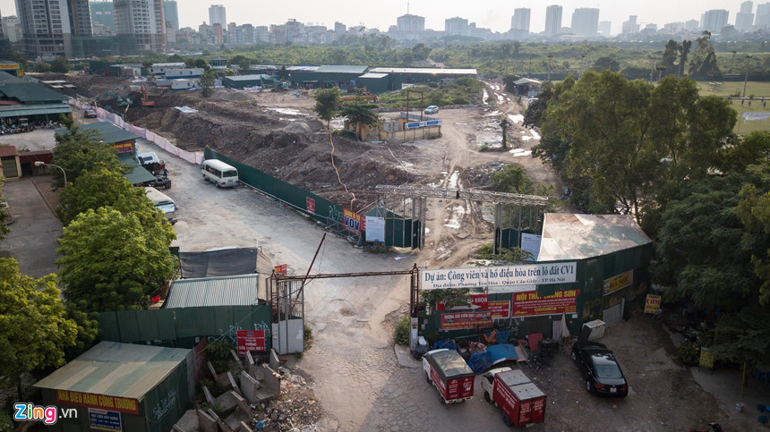 Trên tổng diện tích 32 ha, Hà Nội dự định dành 19 ha cho hồ nước. Trên mặt hồ, thành phố cũng định xây dựng một nhà hát 2.000 chỗ. Tuy nhiên, đến nay dự án xây dựng nhà hát đã bị tạm dừng.