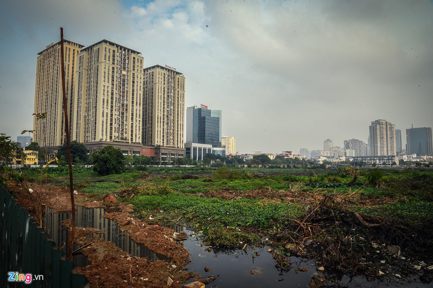 Việc bỏ hoang nhiều năm dẫn đến ô nhiễm môi trường với mùi hôi thối và ruồi muỗi. Người dân ở đây phải kiến nghị chính quyền nạo vét, dọn dẹp tạm thời để tránh ảnh hưởng đến cuộc sống xung quanh.