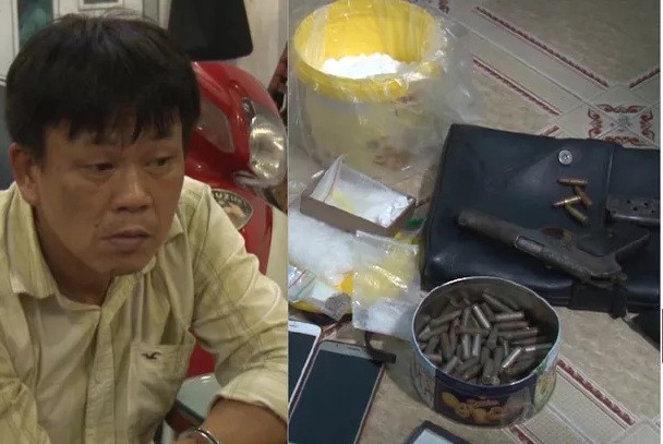 Bi phat hien sung K54 va 107 vien dan, ke nghien khai nhu... tre con!