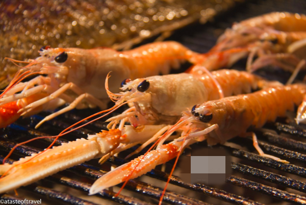 Tôm càng đỏ Na Uy có hình dáng tựa tôm càng đỏ Việt Nam nhưng thịt săn chắc, thơm tự nhiên hơn. Ảnh: Daohaisan.