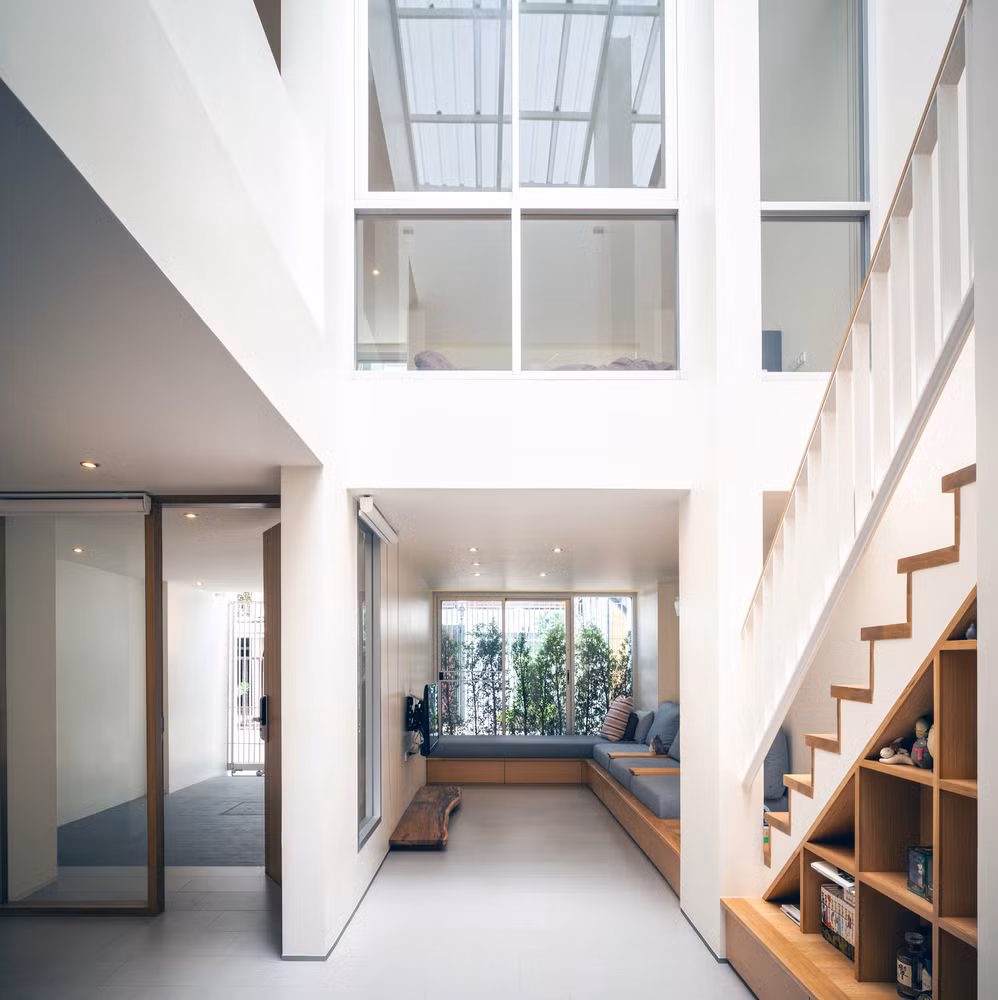 Vì thế, gia chủ muốn cải tạo ngôi nhà phố trở nên rộng rãi và tươi sáng hơn.