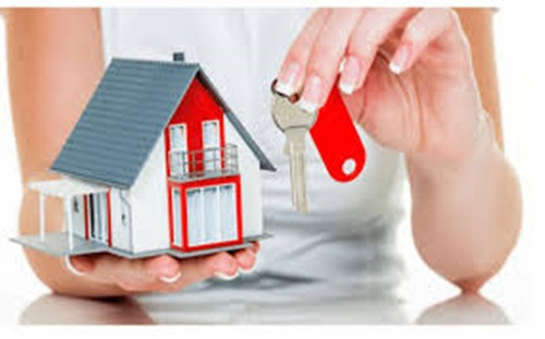 Nếu không ngại việc sửa chữa thì mua một căn nhà cũ là cũng là lựa chọn hợp lý. Đôi khi một ngôi nhà cũ cần 100 triệu sửa chữa lại được bán với giá rẻ hơn 200 - 300 triệu đồng so với một ngôi nhà tương tự. Nguồn ảnh: Internet.