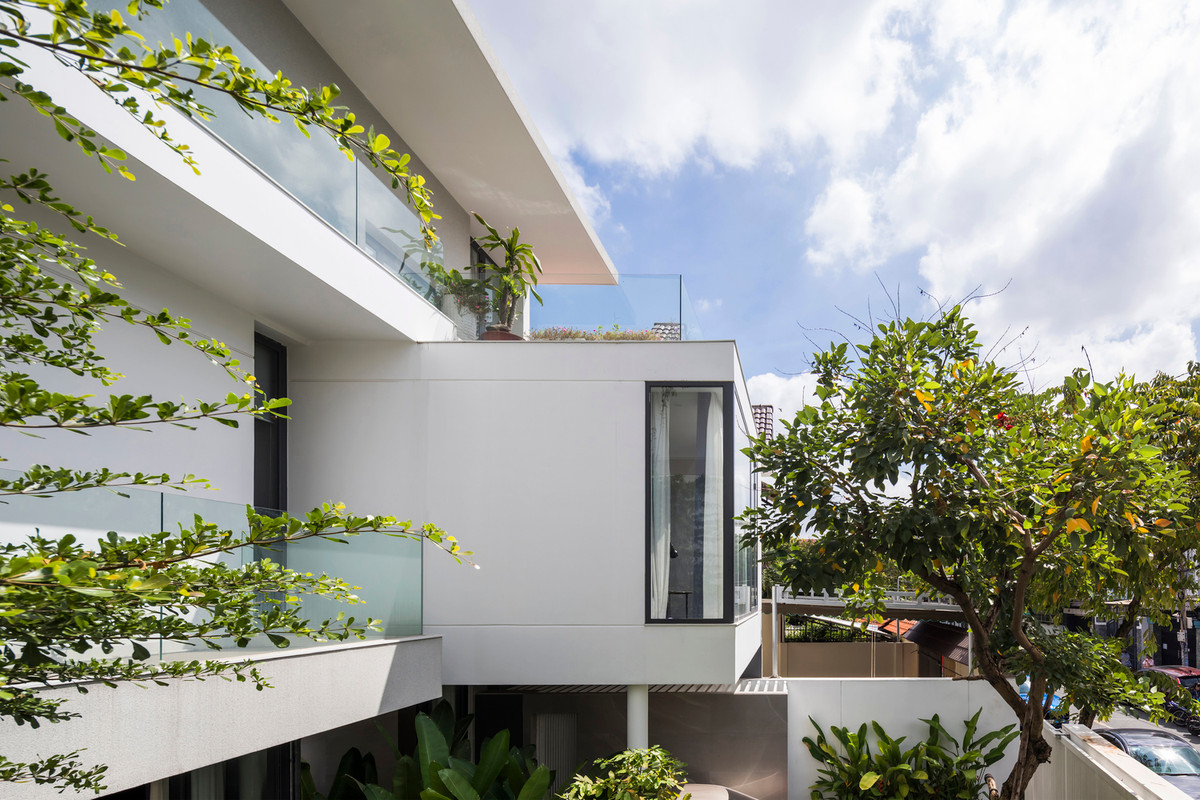 Nhà phố được thiết kế theo tinh thần tối giản nên nội thất vừa phải, hình khối rõ ràng, ít chi tiết.