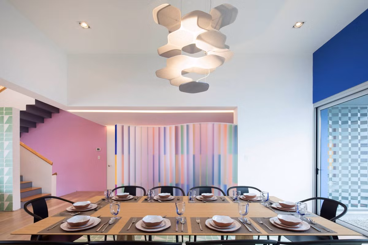 Bàn ăn sang trọng.