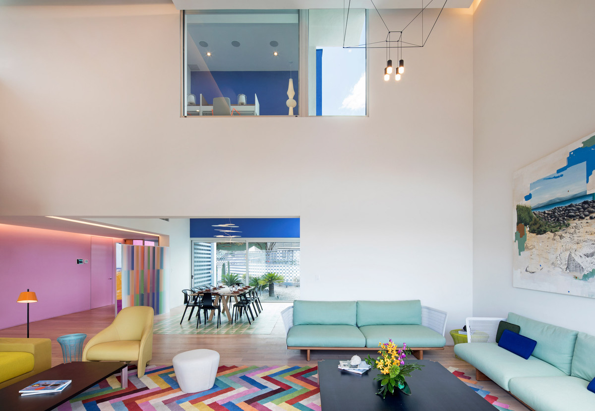 Không gian phòng khách thoáng đãng.