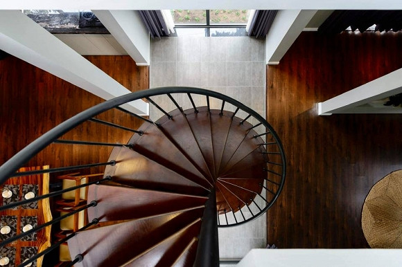 Cầu thang xoắn độc đáo.