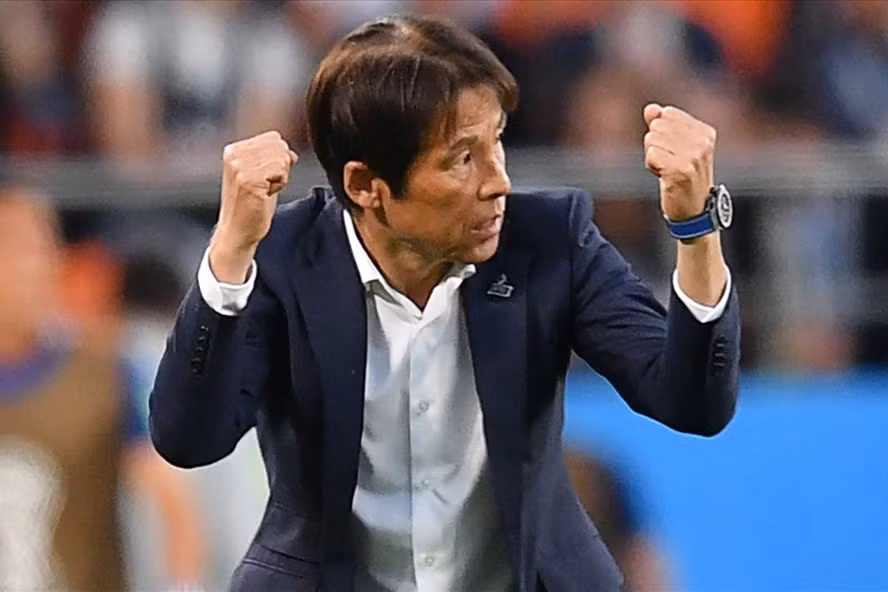 Cũng giống HLV Park Hang-seo, ông Akira Nishino sẽ kiêm nhiệm công việc ở cả ĐTQG lẫn đội U23. Đổi lại, Liên đoàn Bóng đá Thái Lan chấp nhận trả cho ông mức lương kỷ lục 970.000 USD/năm trong hợp đồng kéo dài hai năm. Ảnh: Goal.