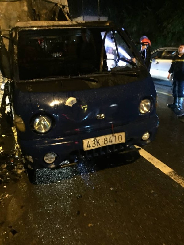 O to bat ngo boc chay ngun ngut tren duong dan vao ham Hai Van-Hinh-2