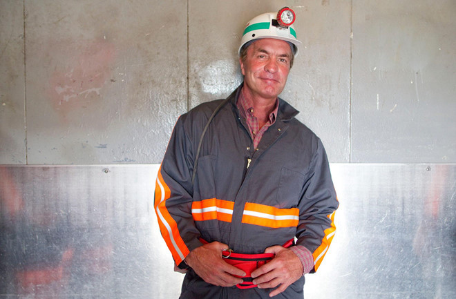 Kinh hoang tai nan truc thang roi xuong bien: Ty phu My va con gai thiet mang