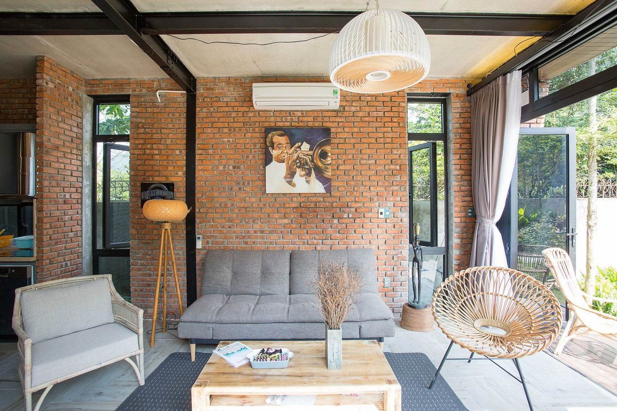 Từ đây có thể ngắm nhìn trọn vẹn cảnh đẹp xanh tươi của núi đồi.