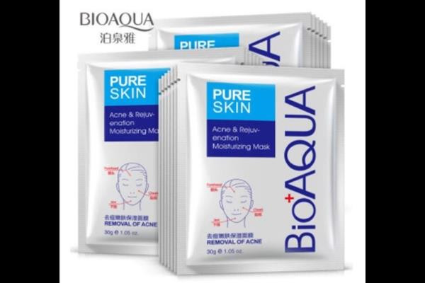 Cũng vì giá rẻ, phù hợp với túi tiền nên sản phẩm này bán rất chạy. Chị em thường gom mua chung số lượng nhiều 100-300 gói. Ảnh: Dân Việt.