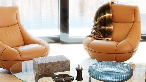 Trên du thuyền cao cấp này, Joe Lewis luôn có cảm giác vừa yên tĩnh để làm việc lại vừa thư giãn. Ảnh: Boatinternational. Video: Siêu du thuyền hơn 300 triệu USD của tỷ phú Nga. Nguồn: VTC.