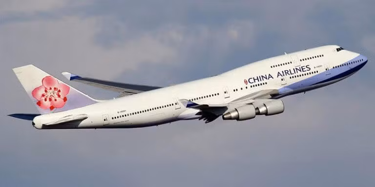 China Airlines lọt vào danh sách này sau vụ tai nạn năm 2002 khiến 225 người thiệt mạng. Ngoài ra, hãng còn có một vài năm khó khăn liên quan đến việc liên lạc trong các chuyến bay, thiếu phi công.