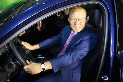 Tại thị trường Việt Nam, chiếc BMW X4 xDrive20i ông Park được tặng có giá 2,959 tỷ đồng. Ảnh: Bongdaplus.