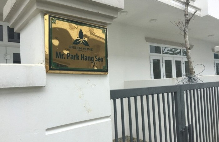 Đầu tháng 05/2018, thầy Park cũng được Công ty Phúc Hoàng Ngọc (trụ sở đóng tại quận Hải Châu, TP. Đà Nẵng) tặng một căn nhà có giá trị hơn 2 tỷ đồng. Ảnh: Nhadautu.