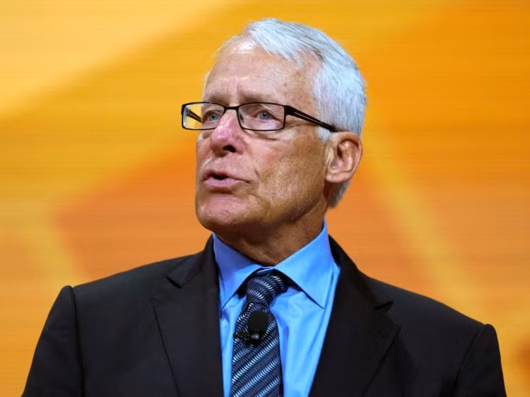 Rob Walton (44,3 tỷ USD) là con trai cả của Sam Walton. Rob điều hành Walmart trong gần 25 năm trước khi từ chức chủ tịch vào tháng 6/2015. Nguồn ảnh: Getty Image.