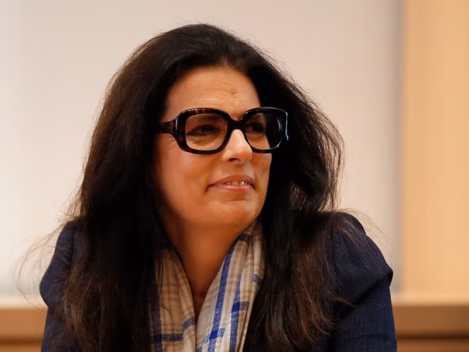 Francoise Bettencourt Meyers (49,3 tỷ USD) cháu gái của người sáng lập hãng mỹ phẩm Pháp L'Oreal, hiện là người phụ nữ giàu nhất thế giới.