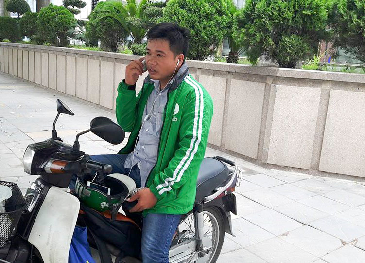Theo đó, nếu hoàn thành 32 cuốc xe, tài xế GrabBike sẽ có 480 điểm và được thưởng 90.000 đồng. Ảnh: Thegioitre.