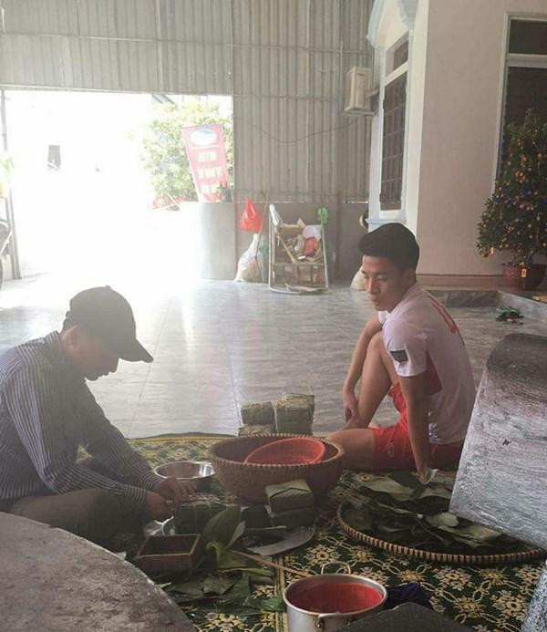 Nhà của hậu vệ Bùi Tiến Dũng ở huyện Đức Thọ, Hà Tĩnh có khoảng sân trong nhà rộng rãi.