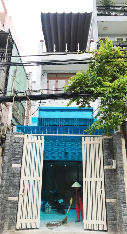 Ngôi nhà ở Nguyễn Trọng Tuyển, phường 10, quận Phú Nhuận là nơi MC Đại Nghĩa sống suốt từ thời nhỏ cho đến khi trưởng thành.