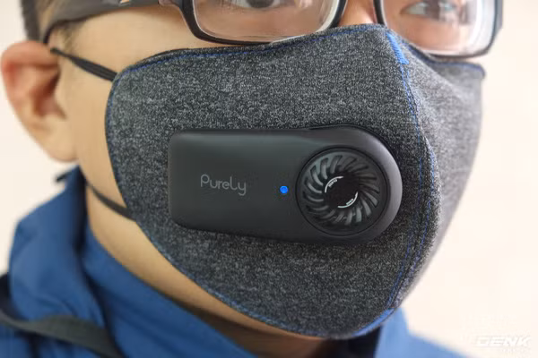 TS Khải cho rằng các loại khẩu trang được quảng cáo chống bụi pm 2.5, diệt khuẩn hiện nay rất có thể là lừa đảo. Lý do là lớp lọc của các loại khẩu trang này rất sơ sài không có kích thước nhỏ hơn 1 micromet để có thể chắn được bụi pm 2.5. Ảnh: Internet.