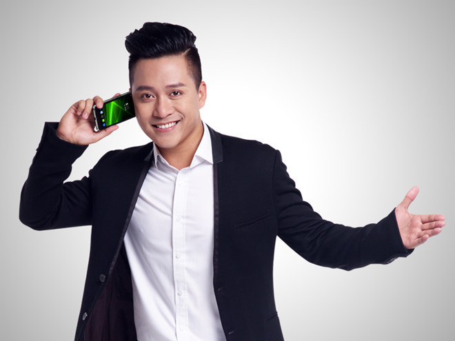 Tuấn Hưng được khán giả biết đến từ khi còn là thành viên của nhóm nhạc Quả dưa hấu. Sau khi nhóm tan rã, Tuấn Hưng hoạt động solo và ghi dấu ấn với rất nhiều bài hát như "Nắm lấy tay anh', 'Tìm lại bầu trời'...Ảnh: Zing.