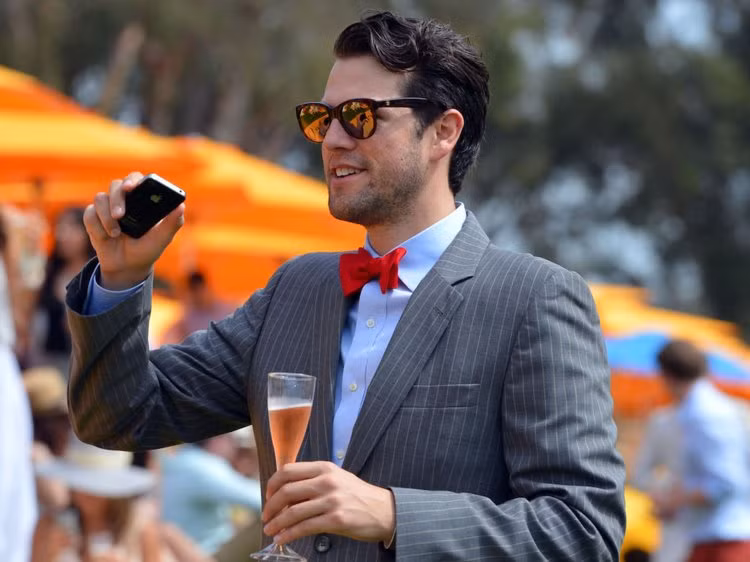 Đầu tư bất động sản dường như là lựa chọn phổ biến của phần lớn triệu phú. Theo Dana Bull, một nhà đầu tư bất động sản, lợi thế tài chính của đầu tư vào bất động sản rất dồi dào: dòng tiền dương và giá trị nhà ở cao.