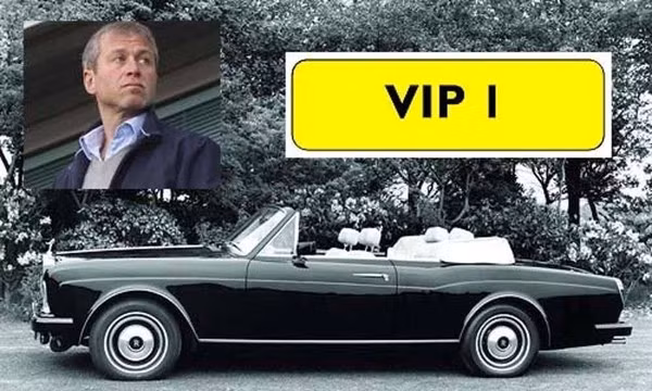 Tỷ phú dầu mỏ người Nga Roman Abramovich từng mạnh tay chi 306.603 USD để mua chiếc biển số “VIP 1” cho xế hộp Rolls Royce Corniche IV màu xanh. Ảnh: DM.
