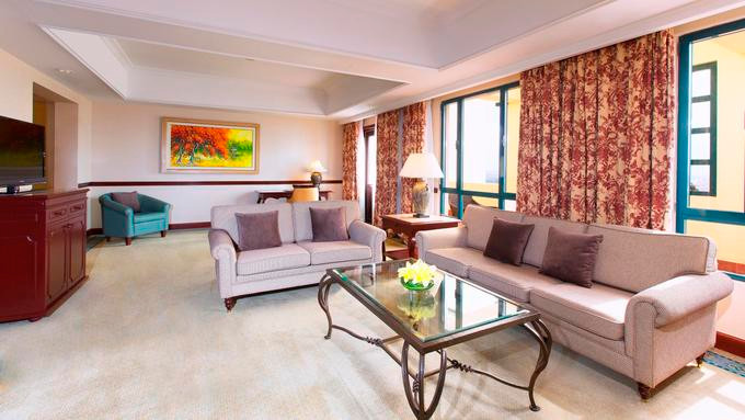 Phòng được thiết kế theo phong cách cổ điển và trang bị những tiện nghi đắt tiền, hiện đại. Ảnh: Booking.