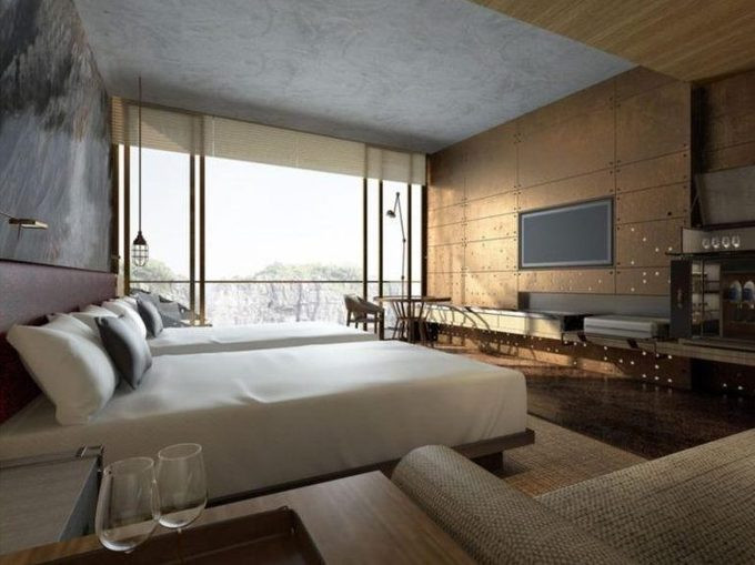 Khách sạn độc đáo này được xây trên một khu mỏ đá bị bỏ hoang nhiều năm, có độ sâu 88 m. Kinh phí đầu tư lên đến gần 300 triệu USD và mất 10 năm để hoàn thành. Ảnh: Thesun.