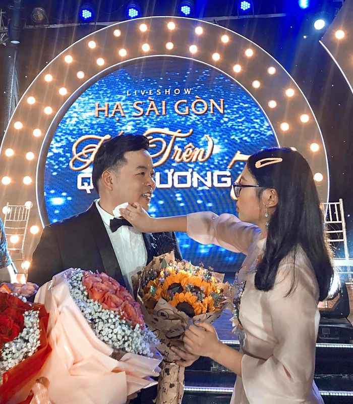 Hậu đăng quang danh hiệu Á quân, Phương Mỹ Chi có sự nghiệp nở rộ. Các giải thưởng mà "chị Bảy" ôm về không thể kể hết từ những giải thưởng danh giá như giải Mai Vàng... với phần thưởng trị giá hơn 1 tỷ đồng.