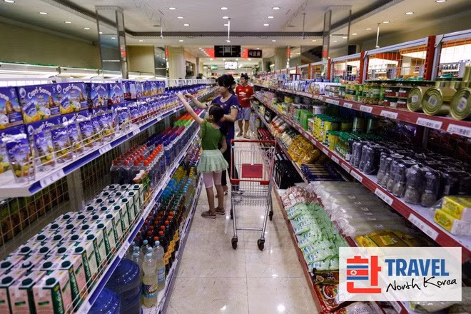 Tại đây, khách hàng có thể tìm thấy các sản phẩm làm đẹp, thiết bị điện tử bao gồm cả tivi và điện thoại thông minh Arirang được sản xuất tại địa phương. Ảnh: Travel North Korea.